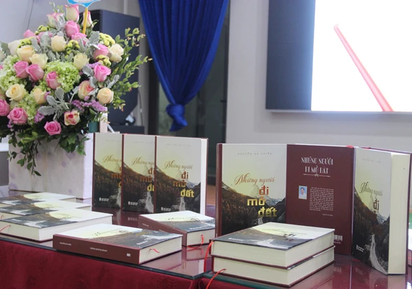 Tuyển tập Những người đi mở đất.