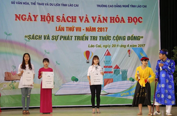 Tiết mục kịch ngắn tuyên truyền về văn hóa đọc.