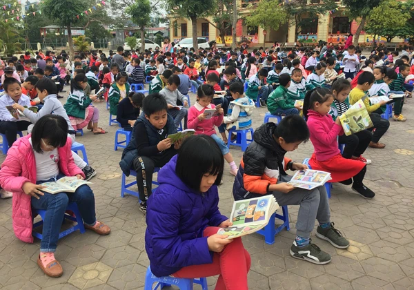 Học sinh tham gia Ngày hội đọc sách tại Trường Tiểu học Bắc Cường.