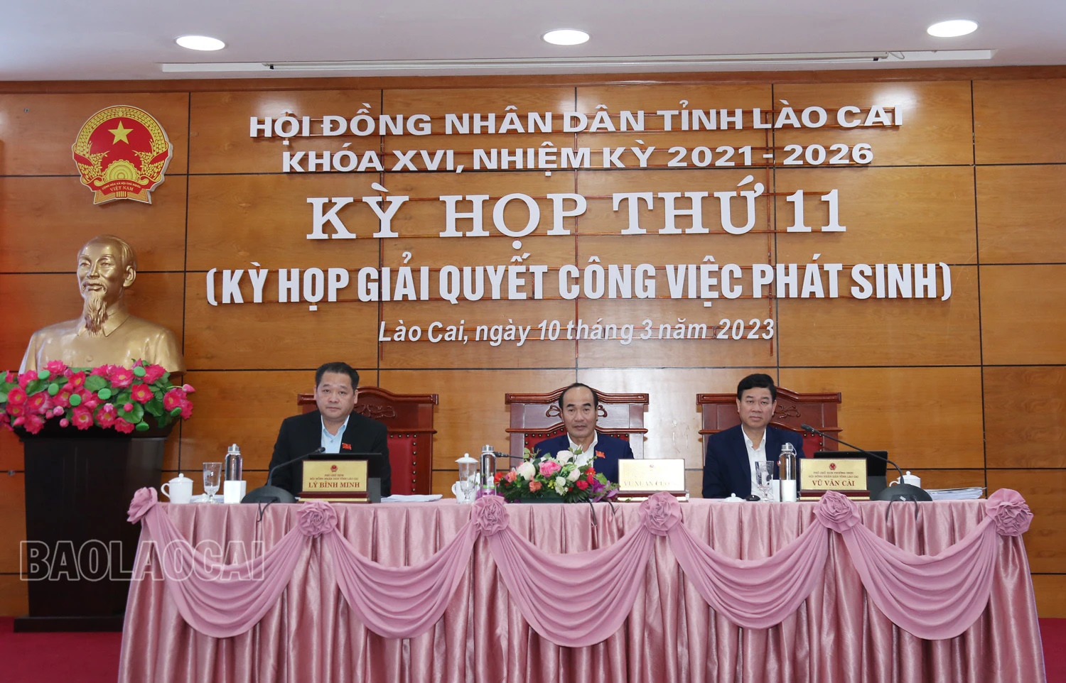 Các đồng chí Thường trực HĐND tỉnh chủ trì Kỳ họp.