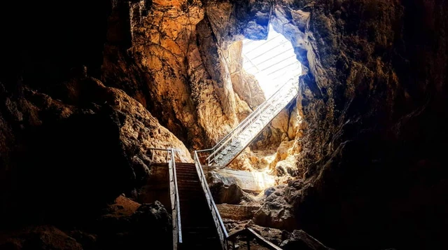 Hang Sơn Đoòng lọt tốp 10 hang ngầm đẹp nhất trên thế giới ảnh 2
