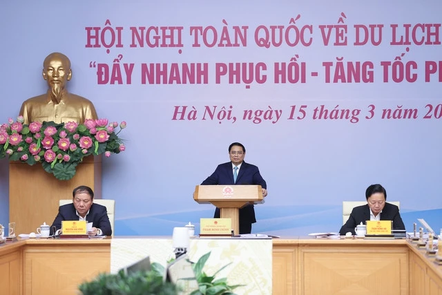Thủ tướng đề nghị các đại biểu "hiến kế" phát triển du lịch.