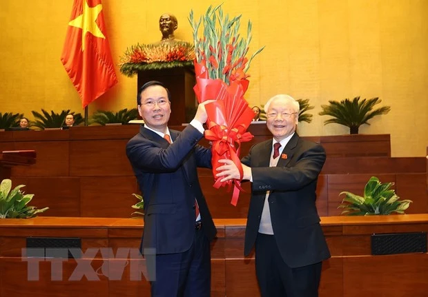 Tổng Bí thư Nguyễn Phú Trọng chúc mừng Chủ tịch nước Võ Văn Thưởng.
