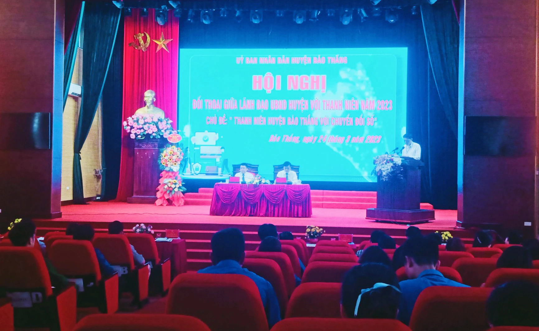 Quang cảnh hội nghị.