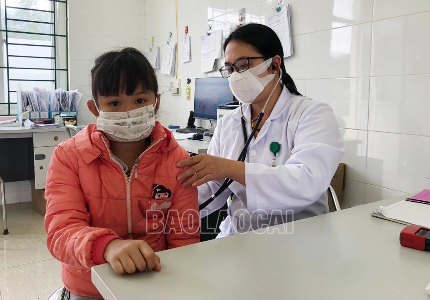Lào Cai: Cử 126 cán bộ y tế tuyến trên hỗ trợ tuyến dưới ảnh 2