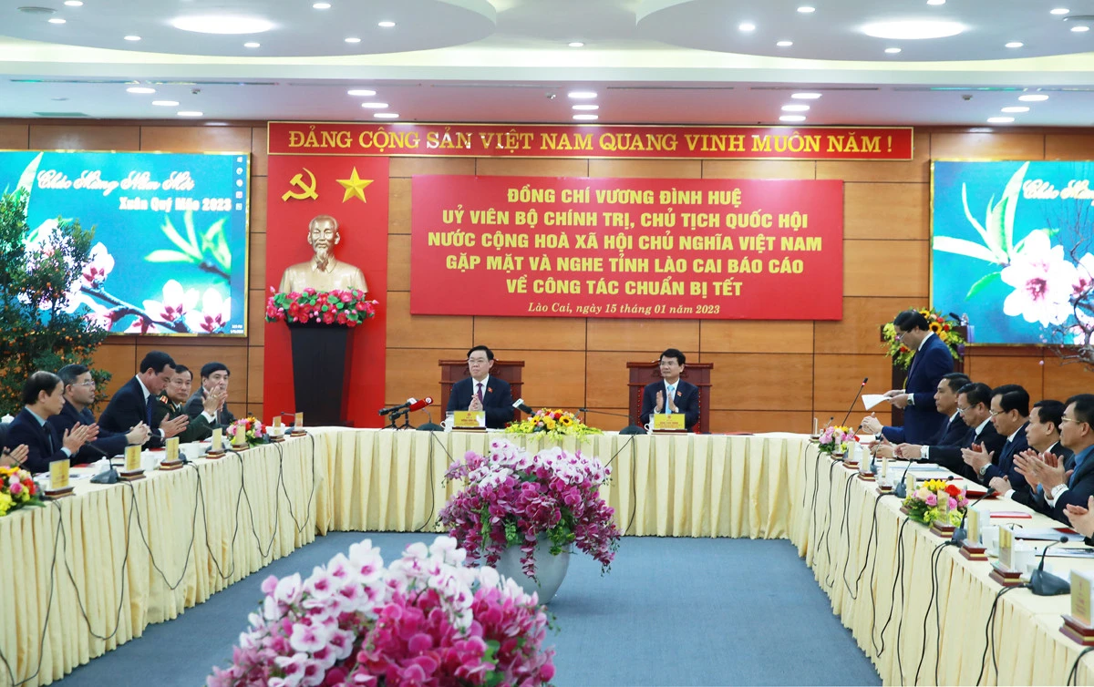 Chủ tịch Quốc hội Vương Đình Huệ: Lào Cai cần tạo ra năng lực tăng thêm và động lực tăng trưởng ảnh 1