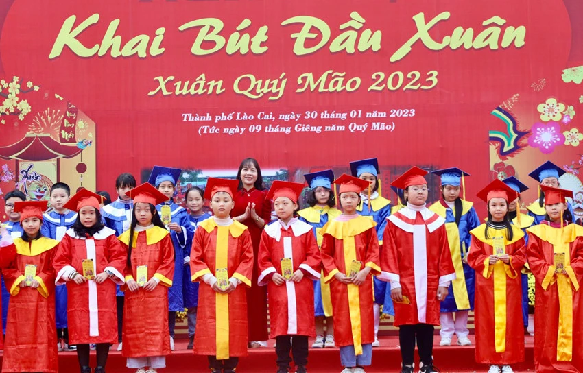Sôi nổi ngày hội khai bút đầu xuân ảnh 10