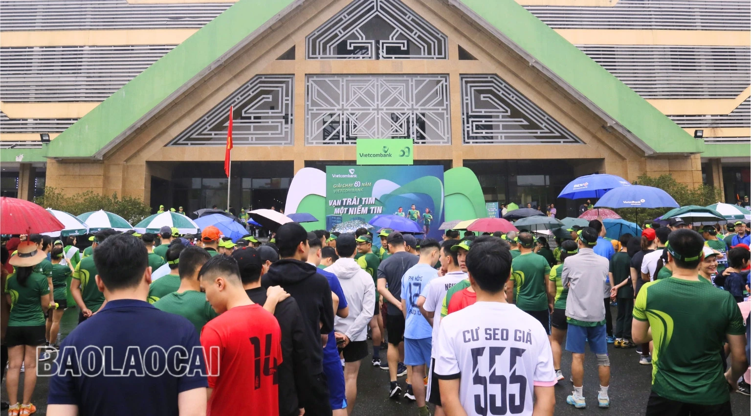 Quang cảnh lễ khai mạc.