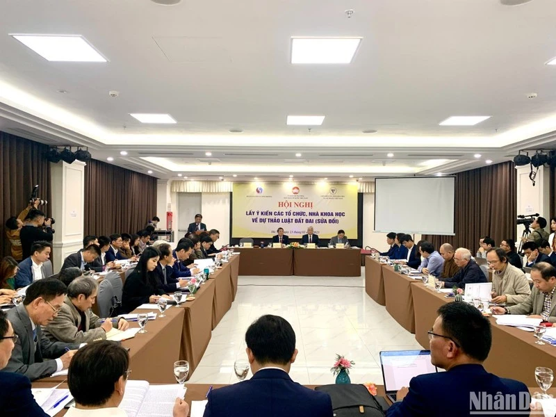 Các tổ chức, nhà khoa học đóng góp nhiều ý kiến cho Dự thảo Luật Đất đai (sửa đổi) ảnh 1