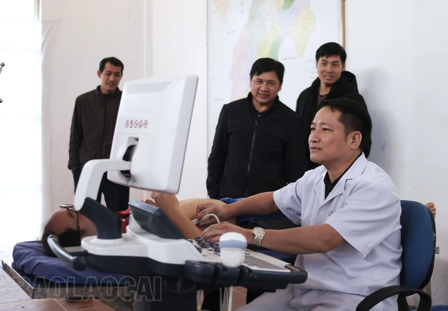 Bệnh viện Đa khoa Hưng Thịnh khám bệnh miễn phí tại xã Bản Sen ảnh 3