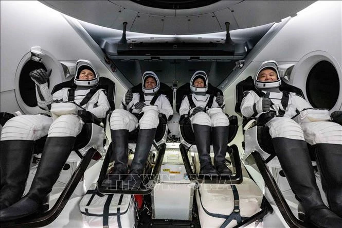 Phi hành đoàn bên trong khoang chứa của tàu Endurance sau khi hạ cánh xuống vùng biển ngoài khơi thành phố Tampa của bang Florida, Mỹ, ngày 11/3/2023.