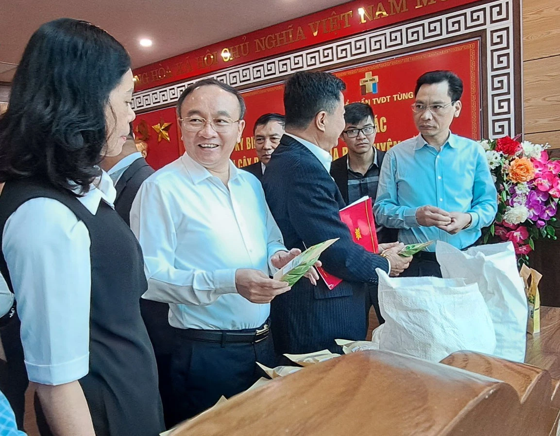 Giới thiệu các sản phẩm dược liệu.