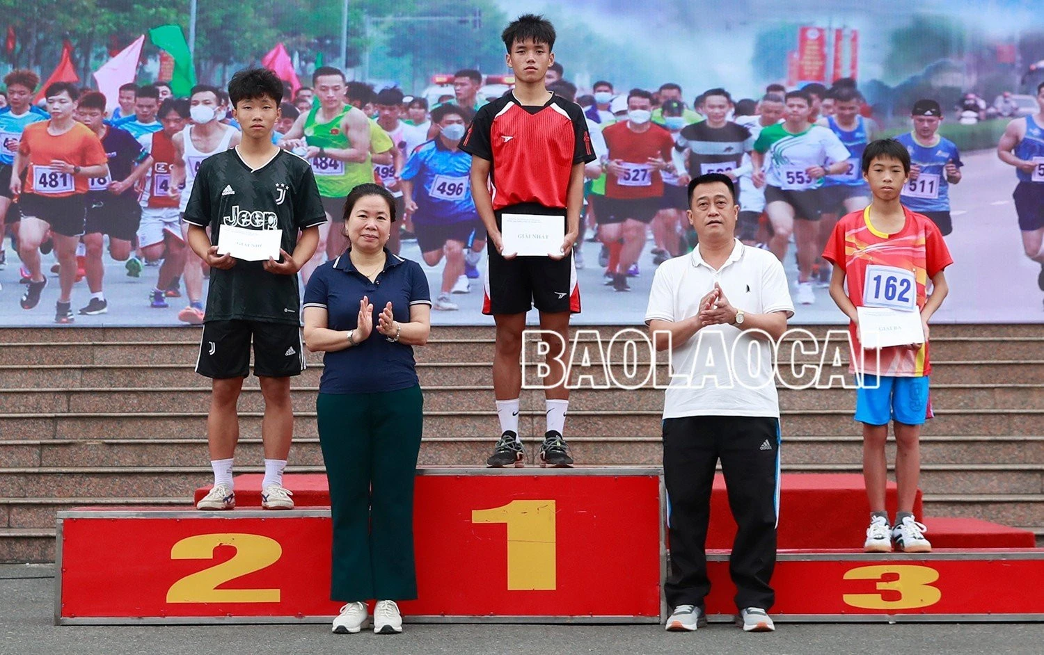 Đoàn Mường Khương bảo vệ thành công ngôi vô địch tại Giải Việt dã truyền thống Báo Lào Cai ảnh 7