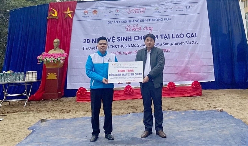 Khởi công công trình "Nhà vệ sinh cho em" tại huyện Bát Xát, Si Ma Cai, Bắc Hà ảnh 2
