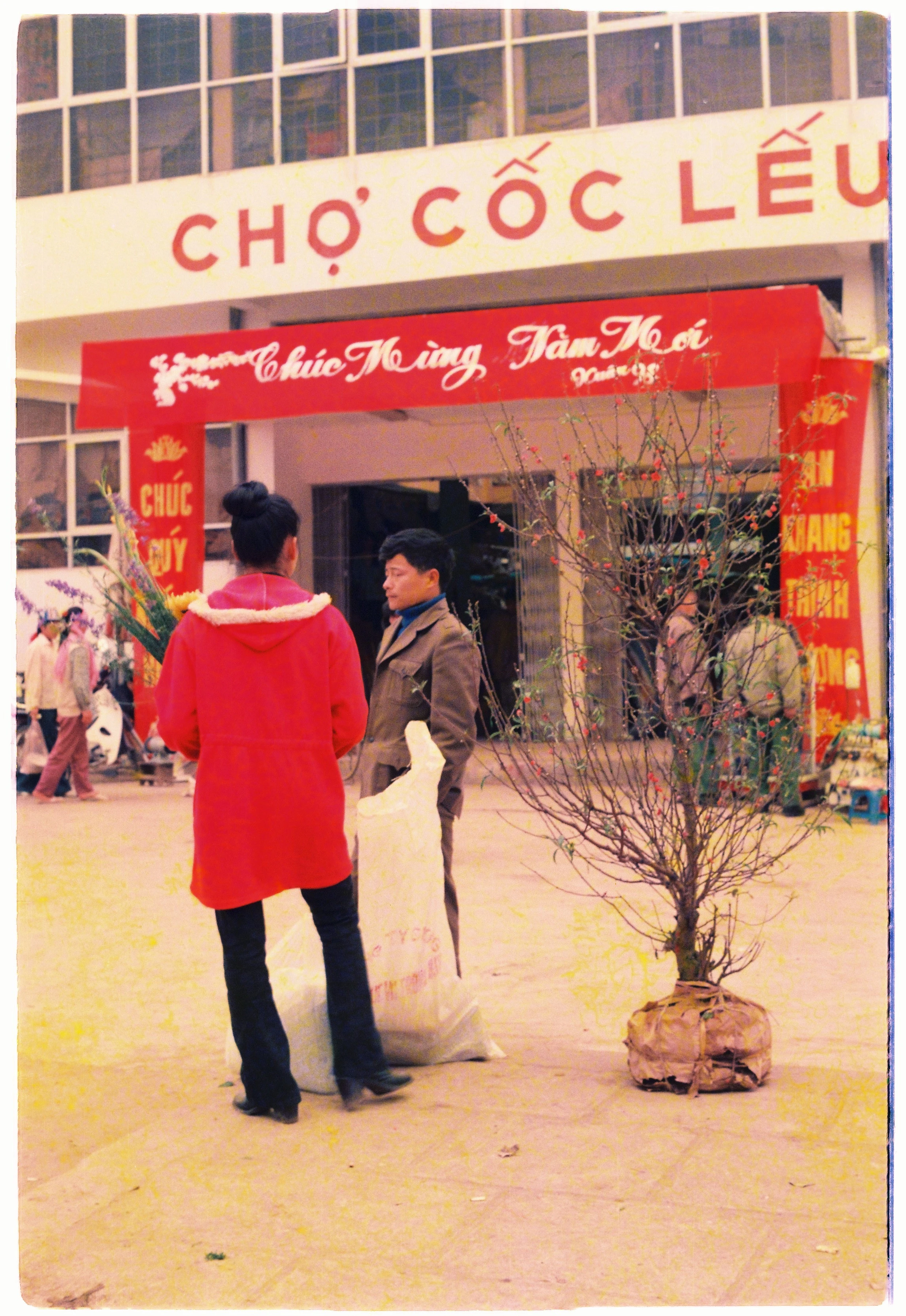 Hình ảnh chợ tết Cốc Lếu những năm đầu tái lập&nbsp;tỉnh ảnh 8