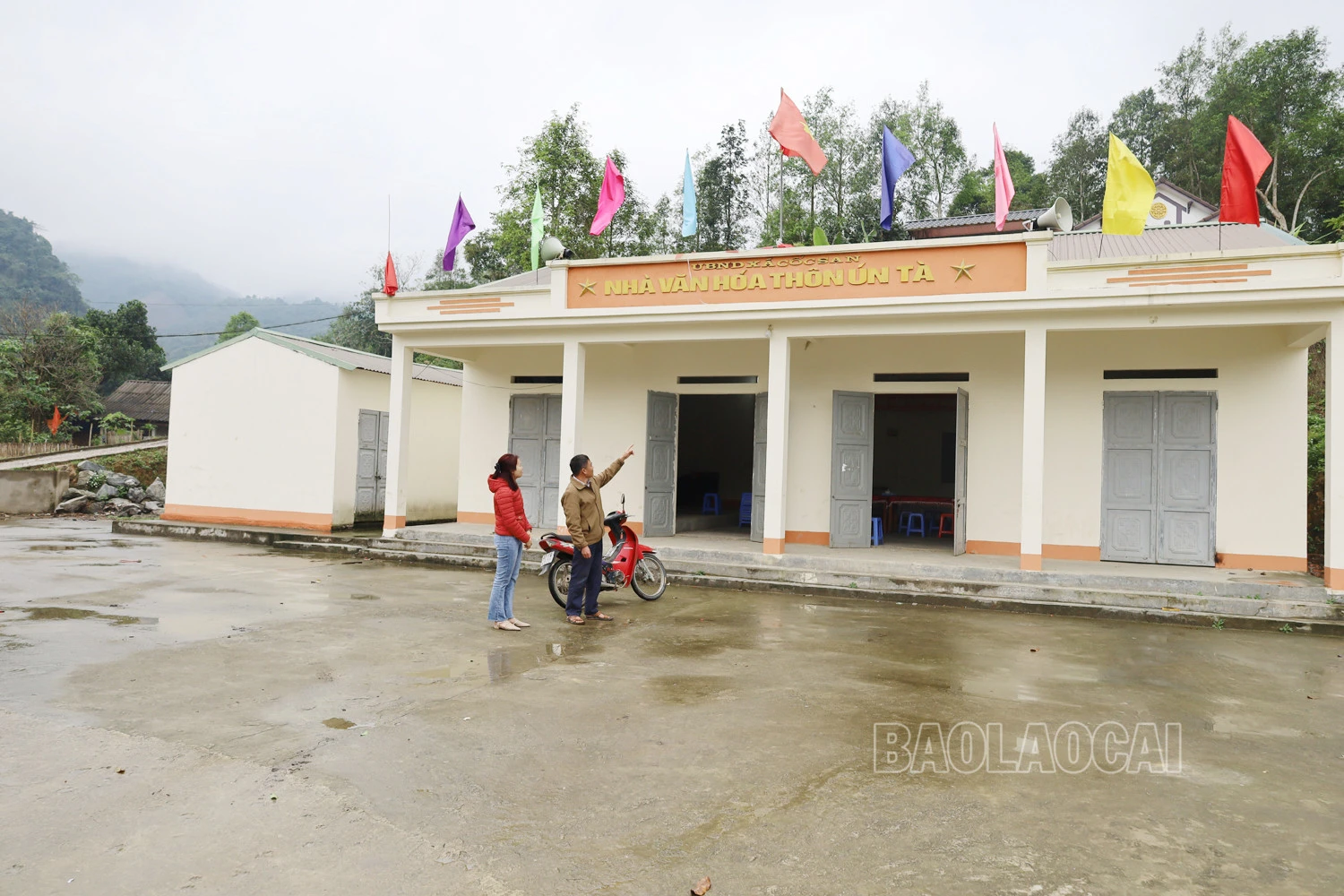 Nhà văn hóa thôn được xây dựng khang trang.