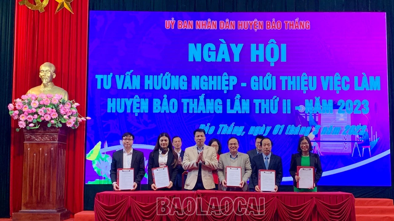 Gần 500 người lao động tham dự Ngày hội việc làm huyện Bảo Thắng năm 2023 ảnh 2
