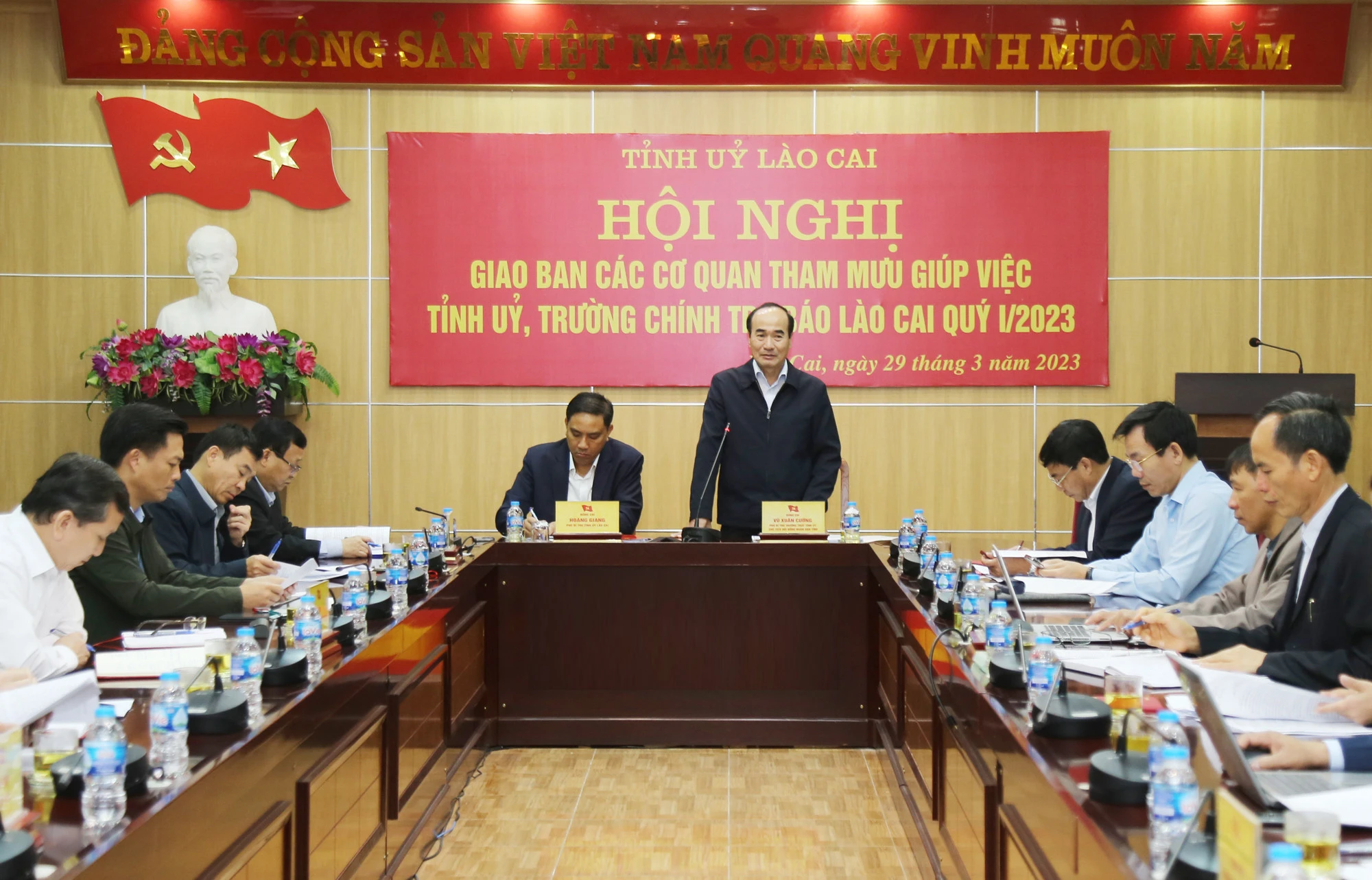 Tập trung triển khai tốt Nghị quyết 35 của Tỉnh ủy về thực hiện các nhiệm vụ chính trị năm 2023 ảnh 12