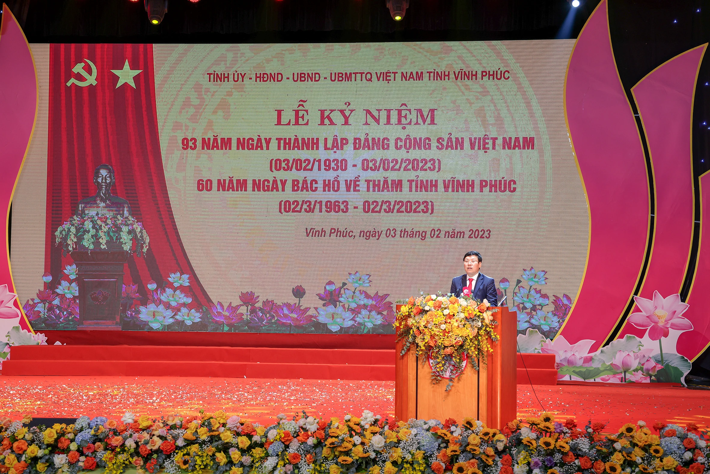 Chủ tịch UBND tỉnh Lê Duy Thành phát động phong trào thi đua.