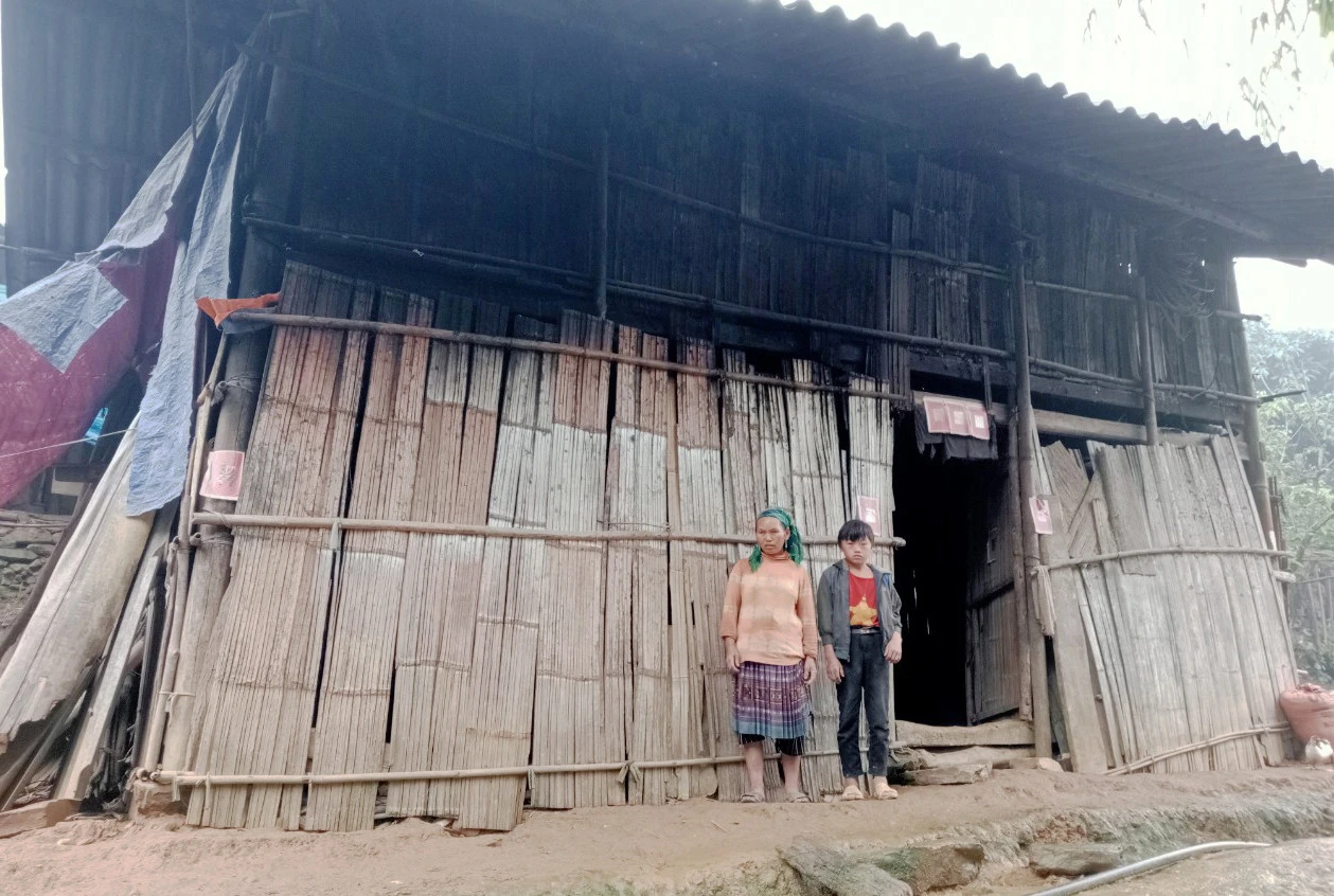 Gia đình chị Ma Seo Súng ở thôn Sả Chải, xã Pha Long (Mường Khương) luôn ước ao có ngôi nhà mới, khang trang hơn.