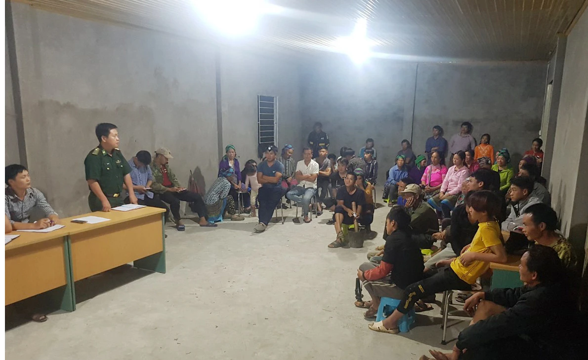 Huyện Mường Khương tích cực tuyên truyền chính sách hỗ trợ làm nhà ở đến người dân.