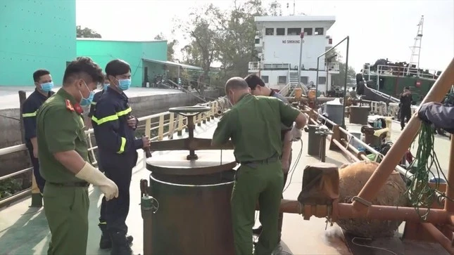 81 luật sư tham gia bào chữa trong vụ án buôn lậu 200 triệu lít xăng dầu ảnh 1