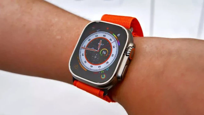 Pin của Apple Watch Ultra có thể lớn gần gấp đôi Apple Watch 8 ảnh 1