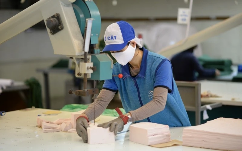 Nhiều doanh nghiệp dệt may có đơn hàng đến hết tháng 6.