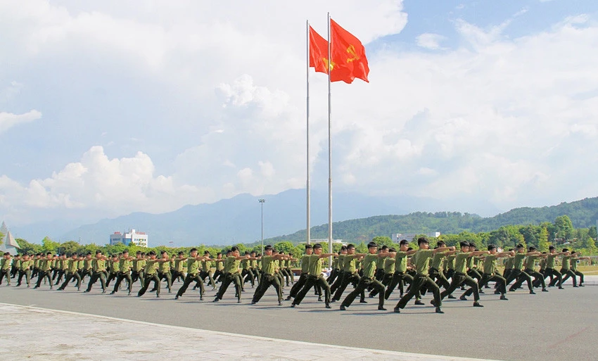 Các đơn vị tập luyện biểu diễn trong lễ khai mạc.