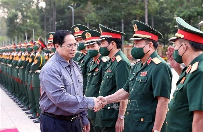 Thủ tướng Phạm Minh Chính đến thăm, chúc Tết cán bộ, chiến sĩ Bộ Tư lệnh Quân khu 9.