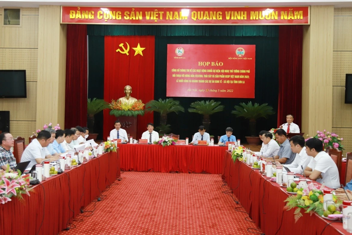 Họp báo thông tin về chuỗi sự kiện.