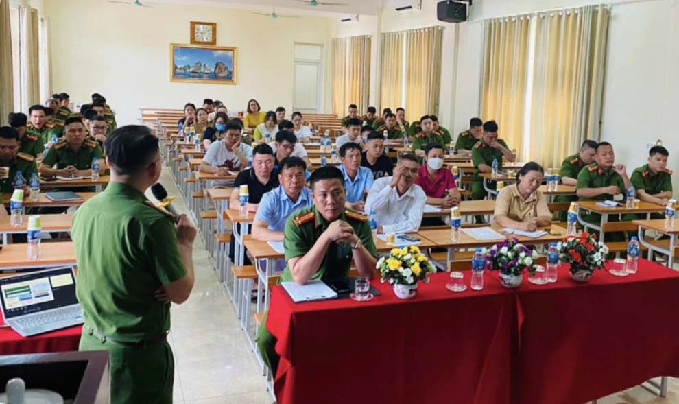 Các đại biểu dự lớp tập huấn.