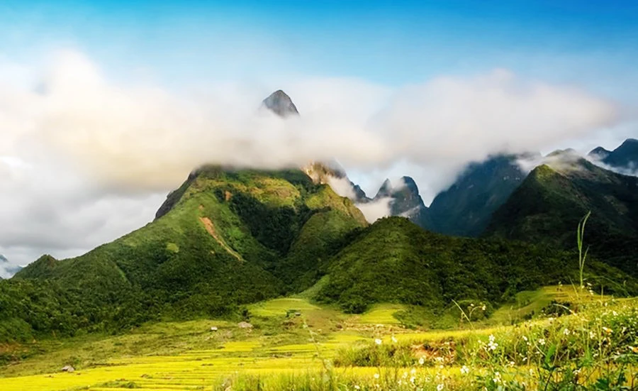 Những "chiếc khăn mây" khiến Chu Va được tôn thêm vẻ đẹp.
