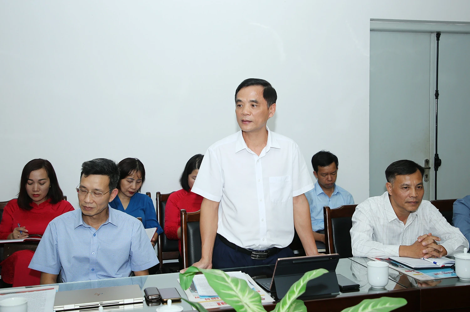 Phó Tổng Biên tập Báo Lào Cai Đặng Viết Xuyên phát biểu làm rõ thêm kết quả của Báo Lào Cai thời gian qua.