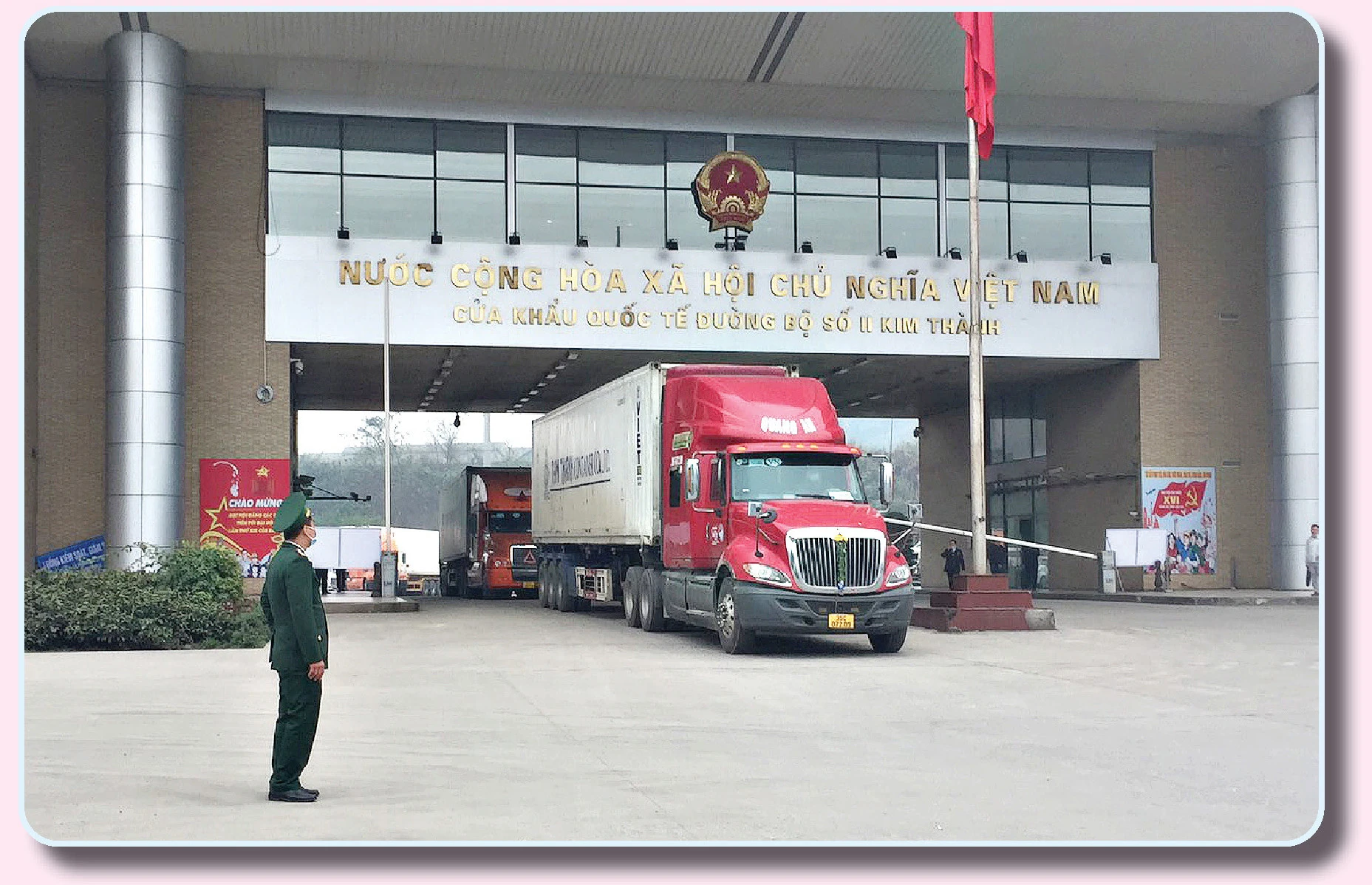Lào Cai là cầu nối trong hoạt động xuất - nhập khẩu hàng hoá.