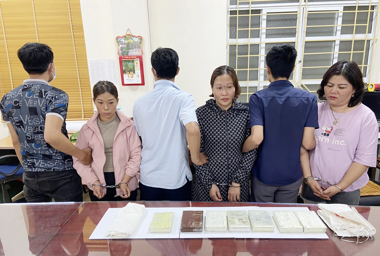 Triệt phá thành công 2 chuyên án, bắt 9 bánh heroin ảnh 1
