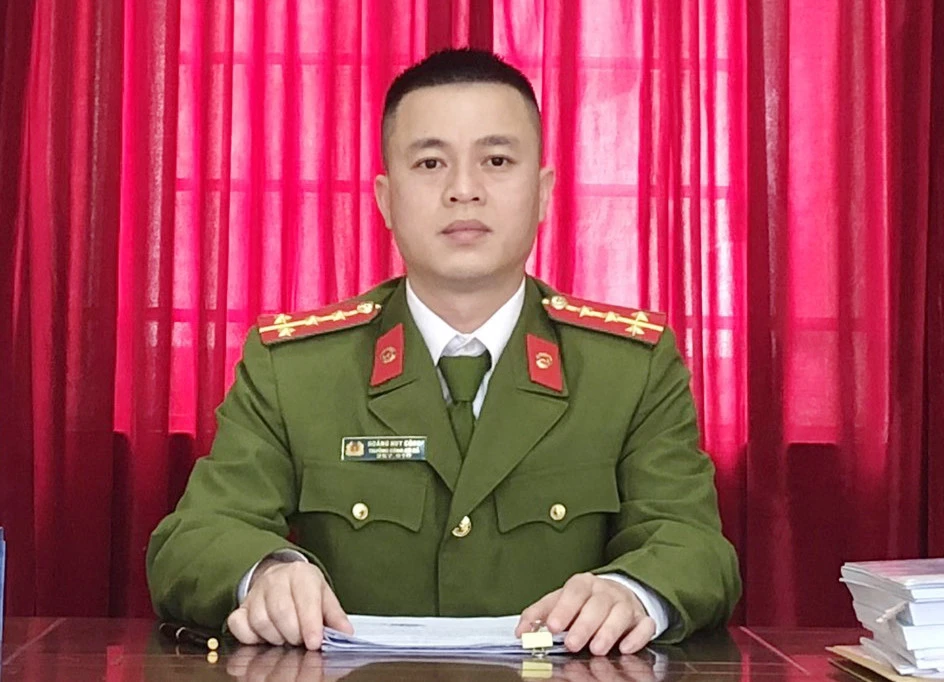 Đại úy Hoàng Huy Công và tập thể Ban Công an xã góp phần đảm bảo an ninh, trật tự tại địa phương.