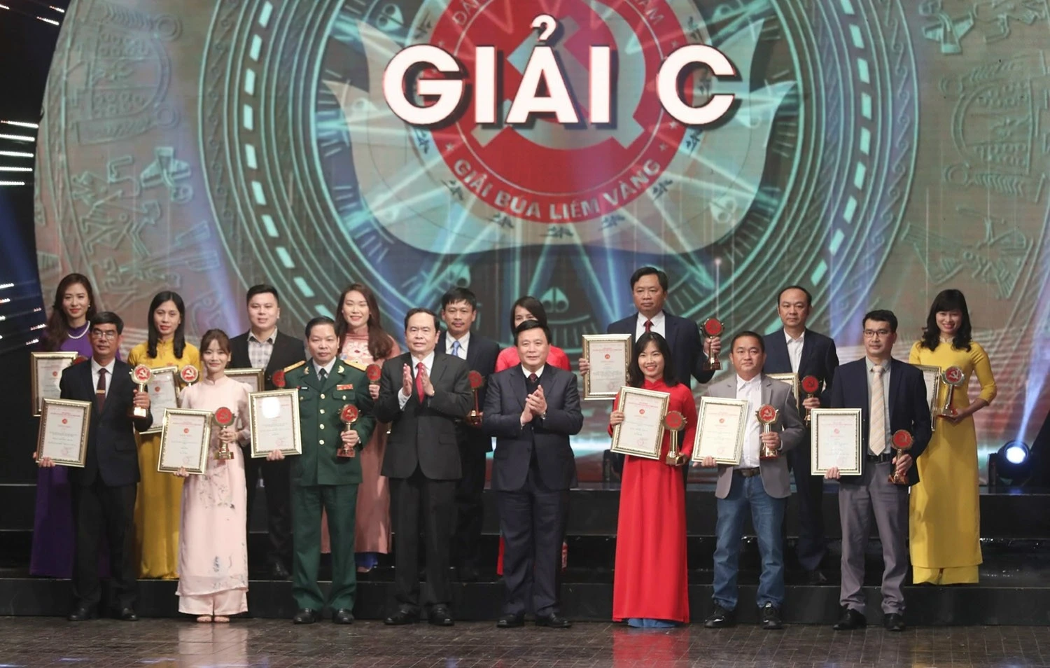 Trao Giải báo chí toàn quốc về xây dựng Đảng lần thứ VI - năm 2021 ảnh 4