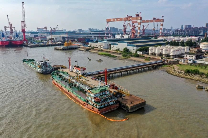 Nỗi lo về nguồn cung thắt chặt vẫn bủa vây giá dầu.