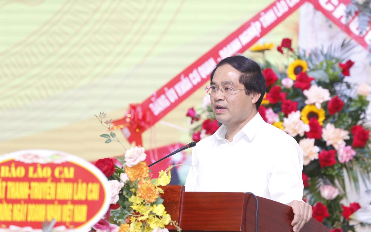 UBND tỉnh gặp mặt kỷ niệm ngày Doanh nhân Việt Nam và tôn vinh doanh nhân điển hình ảnh 3