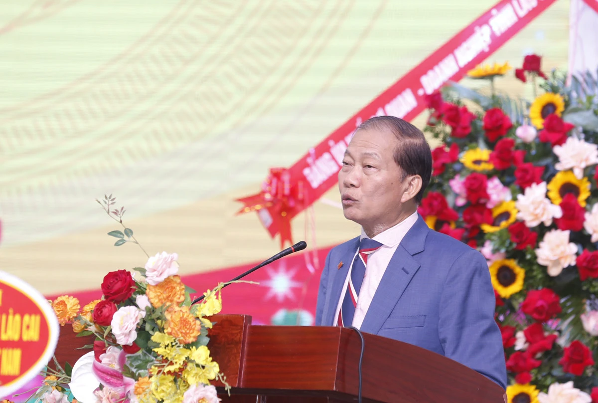 UBND tỉnh gặp mặt kỷ niệm ngày Doanh nhân Việt Nam và tôn vinh doanh nhân điển hình ảnh 5