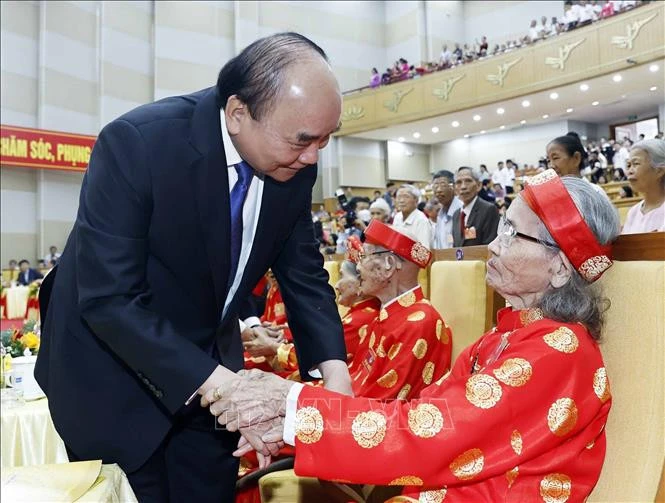 Chủ tịch nước Nguyễn Xuân Phúc: Người cao tuổi là rường cột của gia đình và cộng đồng ảnh 1