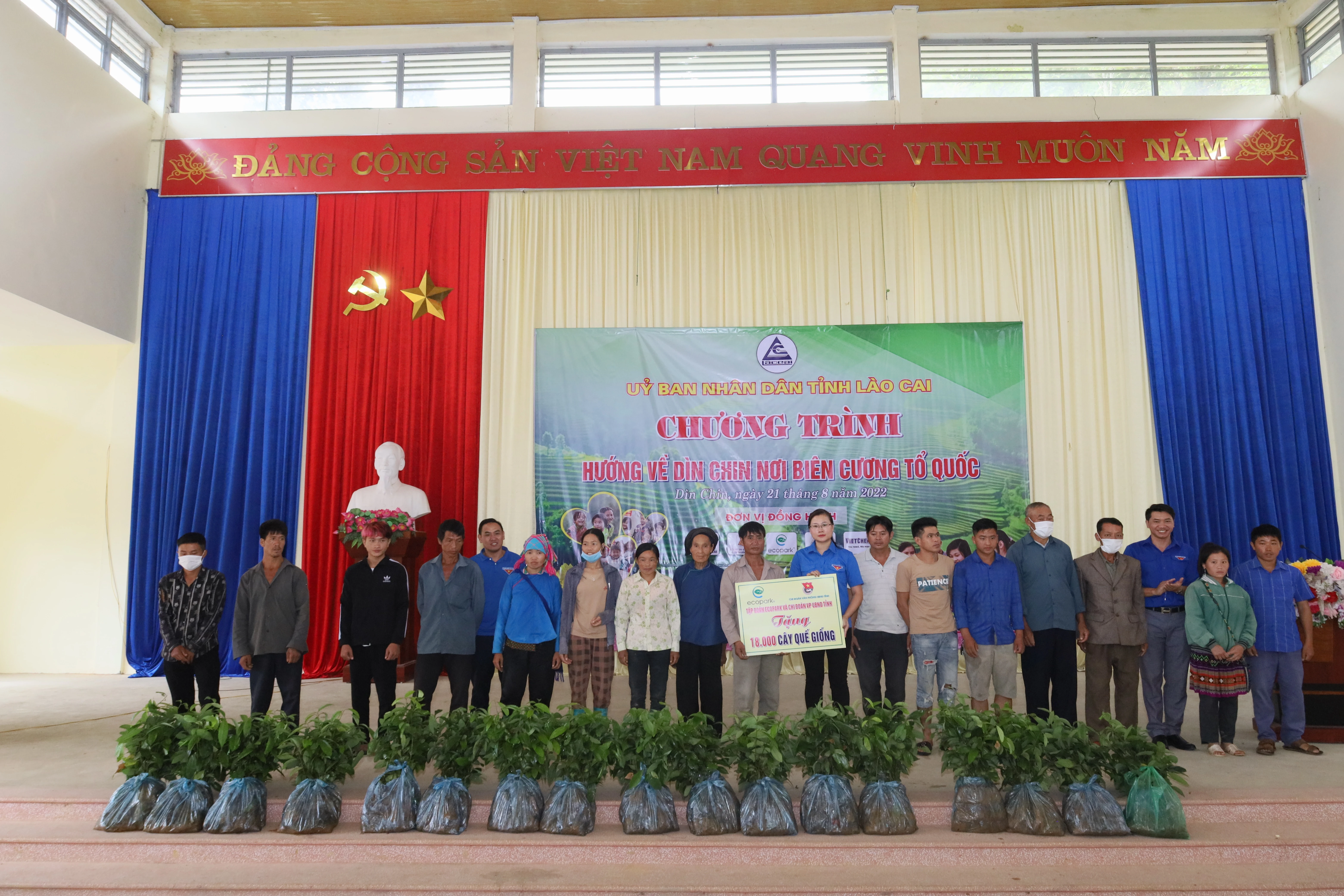 Nhiều hoạt động hướng về Dìn Chin nơi biên cương Tổ quốc ảnh 3