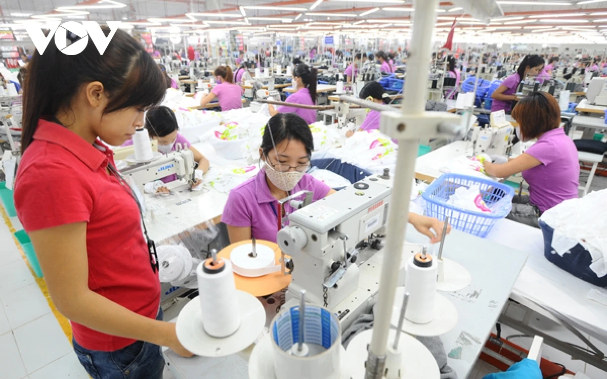 Lương tối thiểu vùng có thể tăng thêm 6% từ ngày 1/7/2022 ảnh 1