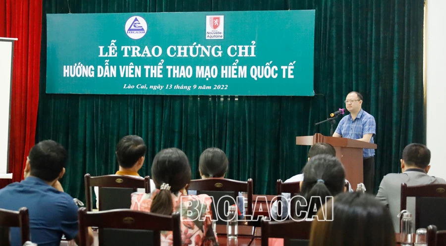 Trao chứng chỉ hướng dẫn viên thể thao mạo hiểm quốc tế ảnh 1