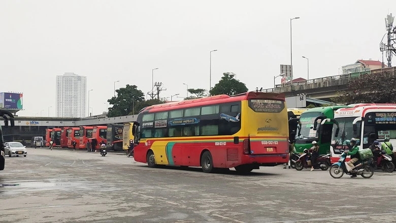 Cần quyết liệt xử lý tình trạng "xe dù, bến cóc" ảnh 1