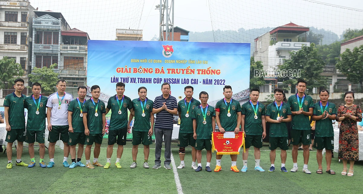 Đội bóng Công ty TNHH Khoáng sản và Luyện kim Việt Trung vô địch giải bóng đá Cup Nissan Lào Cai năm 2022 ảnh 9