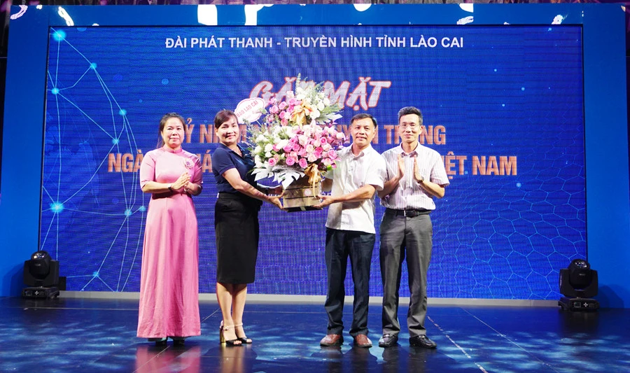 Đài Phát thanh - Truyền hình tỉnh gặp mặt nhân Ngày truyền thống ngành Phát thanh – Truyền hình Việt Nam ảnh 5