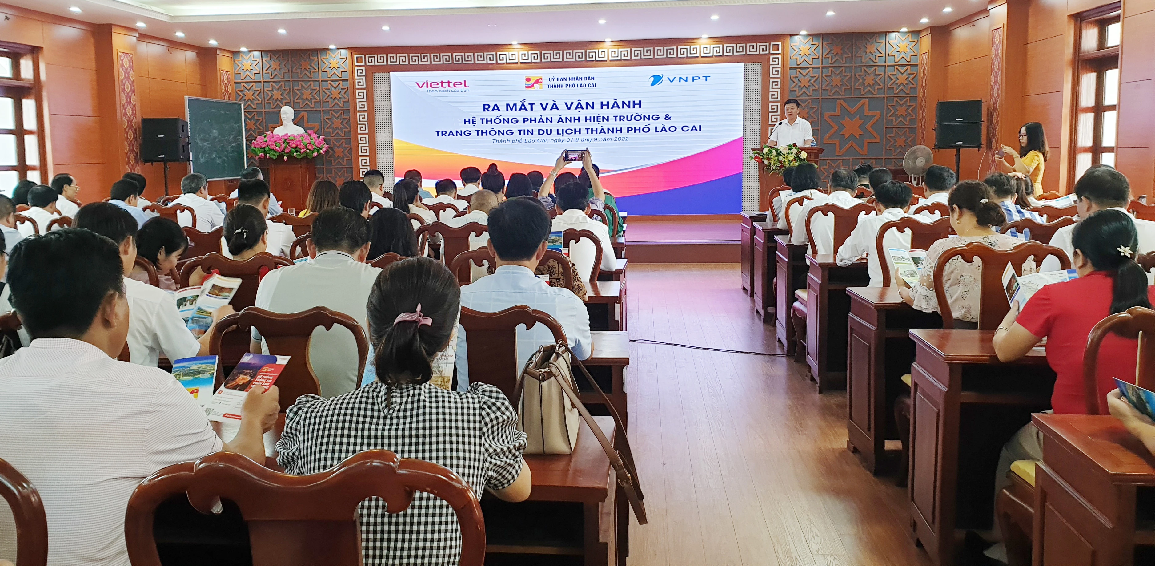 Quang cảnh lễ ra mắt.