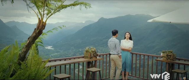 Một cảnh hẹn hò nhìn xuống thung lũng Mường Hoa của thị xã Sa Pa.